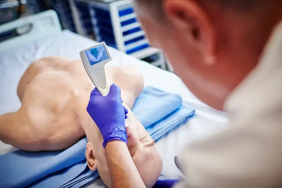 Adult-Male-Torso-Airway-View-1200w